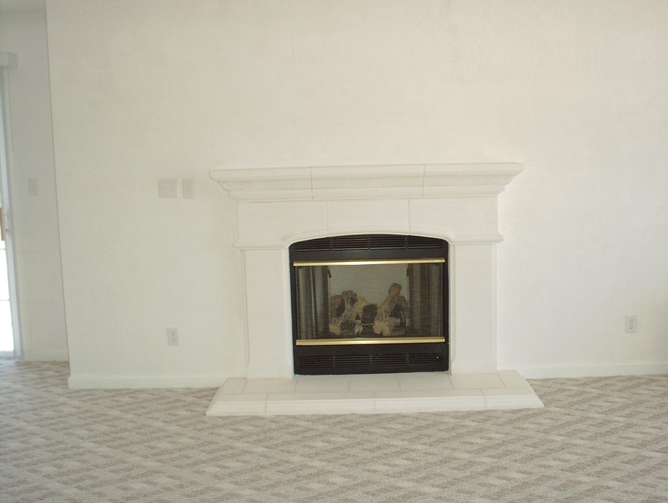 FireplaceEngpn.JPG